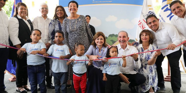 Vicepresidenta Raquel Peña inaugura un CAFI en el Recinto Bonao de la UASD