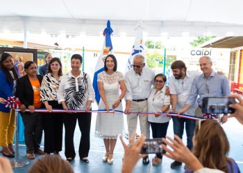 Primera Dama y la directora ejecutiva del INIAPI inauguran el CAIPI de Cogestión La Merced