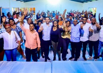 Roberto Ángel juramenta en Unidad Externa con Luis a 36 presidentes comités de base del PLD en Los Ríos, DN.