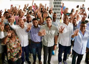 Roberto Ángel juramenta miembro del CC del PLD y figuras importantes de San Luis en Unidad Externa