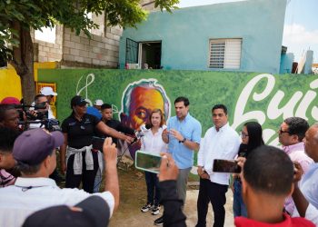 Roberto Ángel y Kelvin Cruz dejan iniciados más de 2 kms de arte público en La Vega