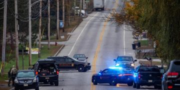 Tiroteo en Maine deja 18 personas muertas; el sospechoso sigue a la fuga, lo buscan por todo EEUU