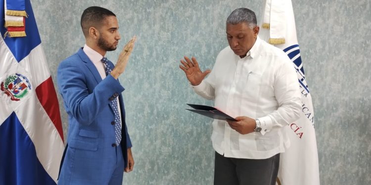 Ministro designa a Tomás Peña como nuevo director Regional Interior y Policía