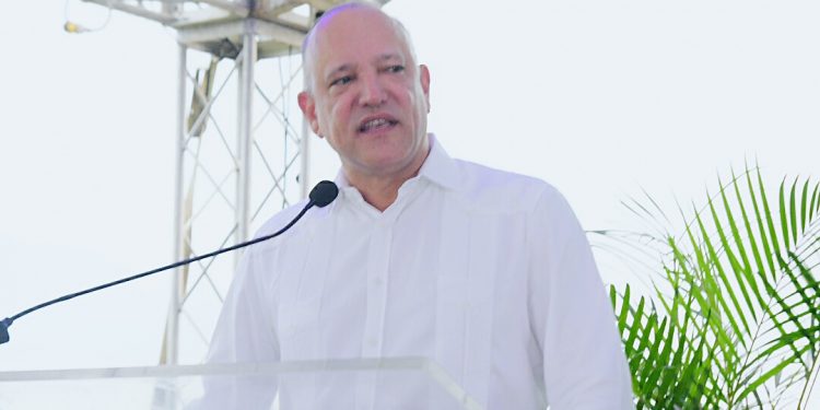 Candidato alcalde PRM por Santiago presenta campaña publicitaria innovadora y moderna