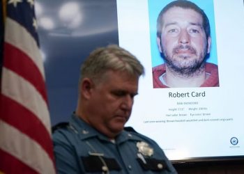 Robert Card, sospechoso de los tiroteos masivos en Maine, fue encontrado muerto, dicen las autoridades