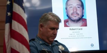 Robert Card, sospechoso de los tiroteos masivos en Maine, fue encontrado muerto, dicen las autoridades