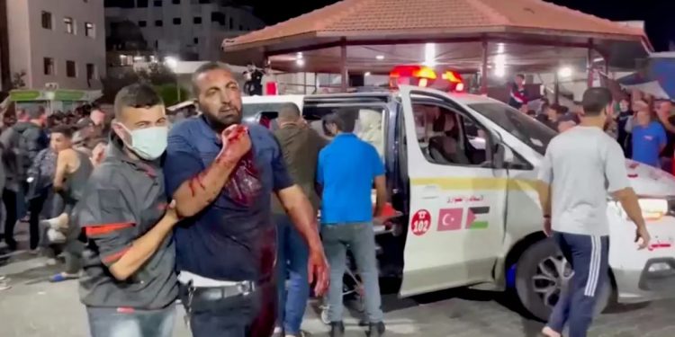 Al menos 500 muertos tras un ataque aéreo de Israel contra un hospital en Gaza