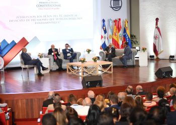 Expertos debaten sobre el constitucionalismo y las nuevas garantías fundamentales en evento internacional del TC