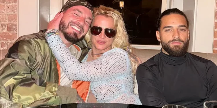 Maluma y J Balvin se emocionan por encuentro con Britney Spears, pero ella ni los conocía