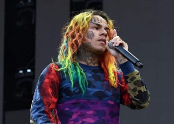 Tekashi continúa firme con concierto gratis; agradece a fanáticos el apoyo