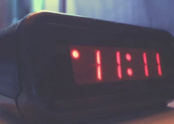 ¿Por qué tendemos a mirar el reloj a las 11:11?