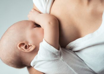 ¿Cómo saber si mi bebé come lo suficiente?