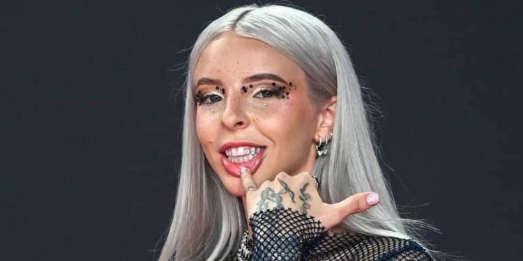 Young Miko queda certificada como artista revelación «Global Latina» en los 40 Music Awards 2023