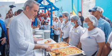 Presidente Abinader encabeza inicio Navidad del Cambio 2023 que ofrecerá aproximadamente 10 millones de raciones de almuerzos y cenas navideñas