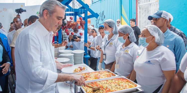 Presidente Abinader encabeza inicio Navidad del Cambio 2023 que ofrecerá aproximadamente 10 millones de raciones de almuerzos y cenas navideñas