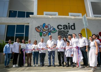 Presidente Abinader inaugura CAID en SDE y anuncia apertura de 6 nuevas unidades de atención terapéutica en 5 provincias para 2024