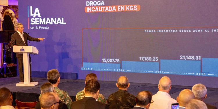 Presidente Abinader presenta informe sobre golpe al narcotráfico: “En 3 años hemos incautado 26 toneladas más que en los 16 años anteriores”