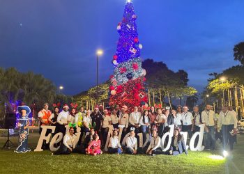 Aeropuerto Cibao se llena de alegría y vistosidad con la bienvenida a la navidad encendiendo su tradicional arbolito