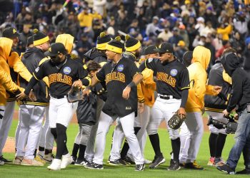 Águilas blanquean Tigres en inicio serie Titanes del Caribe
