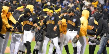 Águilas blanquean Tigres en inicio serie Titanes del Caribe