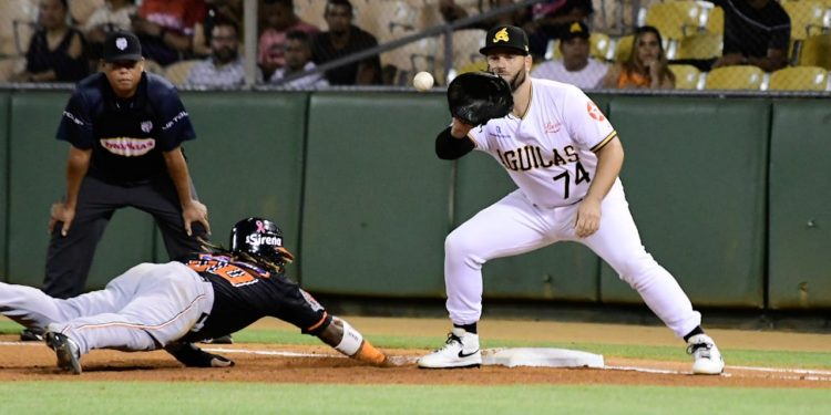 Águilas pierden ante los Toros continuando racha negativa en casa