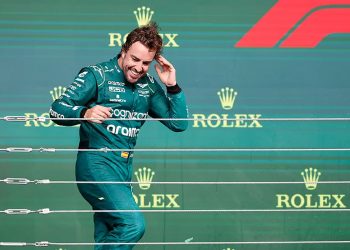 Alonso se marca un baile como el de Imola 2005, para su octava copa