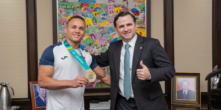 Banco Ademi firma apoyo con Audrys Nin de cara a París 2024