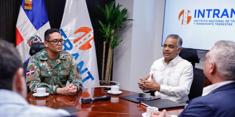 Coronel Randolfo Rijo asume dirección del Intrant