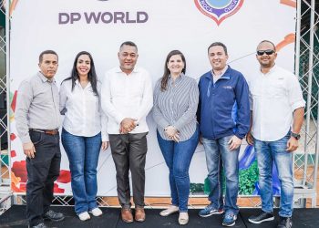 DP World Dominicana entrega proyecto de infraestructura eléctrica del play Juan Alberto Ozoria al municipio de Boca Chica