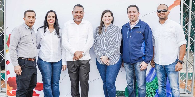 DP World Dominicana entrega proyecto de infraestructura eléctrica del play Juan Alberto Ozoria al municipio de Boca Chica