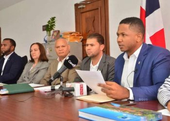 Frank Medina pide explicación al alcalde Abel Martínez por cancelación de contrato