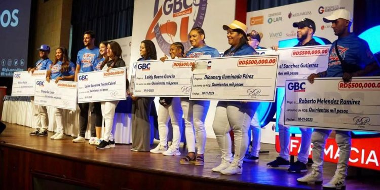Más de 2,500 colaboradores de GBC Farmacias celebran 27 años de la fundación de la empresa farmacéutica
