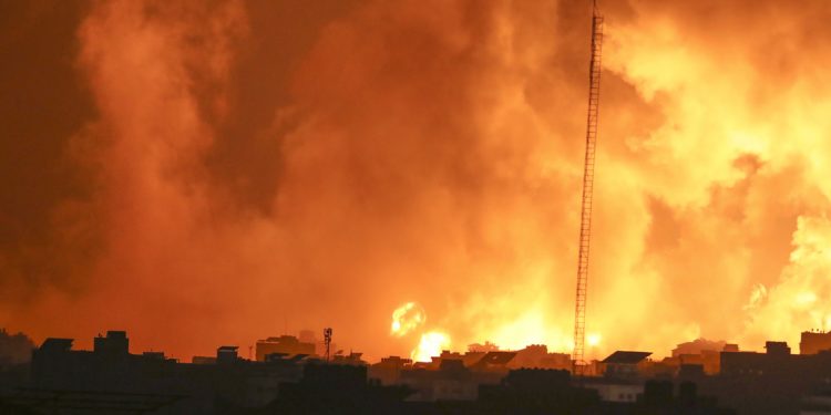 Gaza en estos momentos: bombardeo masivo de Israel