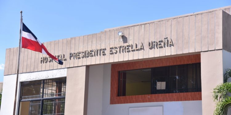 Hospital Presidente Estrella Ureña lamenta error en diagnóstico sonográfico gemelares, ofrece disculpas a familiares
