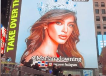 Mariana Downing aparece en las grandiosas pantallas del Times Square