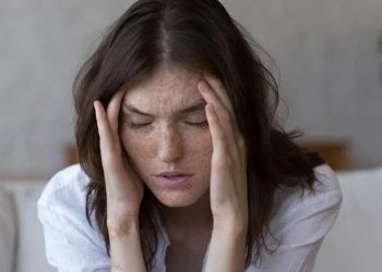 Migrañas, insomnio o Alzheimer: por qué las mujeres sufren más las enfermedades neurológicas