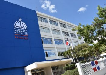 Ministerio de Trabajo exhorta empleadores fomentar teletrabajo y otras medidas para mitigar efectos disturbio climático