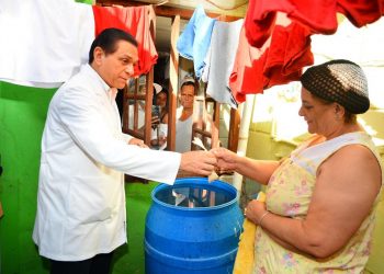 Ministro de Salud dice casos de dengue comienzan a bajar en el país por acciones preventivas continuas