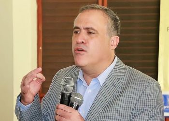 Domínguez Brito responde a Abel Martínez: “En Santiago no se puede inventar, votaremos por Ulises Rodríguez”