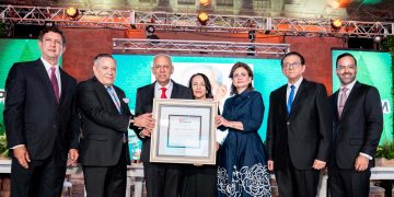 Reconocen trayectoria del Dr. Rafael Sánchez Español