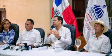 Roberto Ángel articula con varias instituciones del Gobierno, acciones en la provincia de Monte Plata