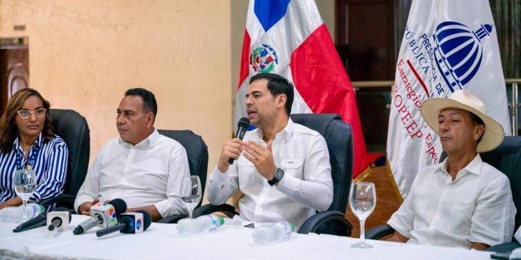 Roberto Ángel articula con varias instituciones del Gobierno, acciones en la provincia de Monte Plata