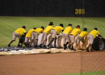 Suspenden por lluvia juego Estrellas y Águilas en Estadio Cibao