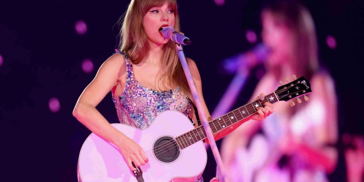 Organizador del concierto de Taylor Swift pide disculpas tras muerte de fan en Rio