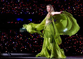Fan de Taylor Swift muere y alrededor de 1.000 se desmayan por el intenso calor durante su primer concierto en Brasil