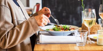 ¿Qué no debes hacer justo después de comer?