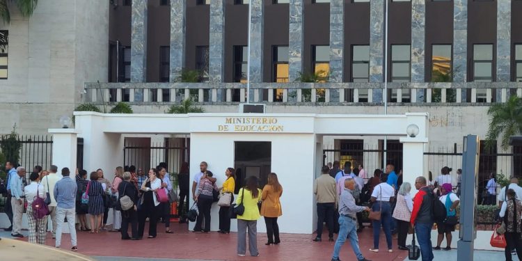Un conato de incendio en el Ministerio de Educación