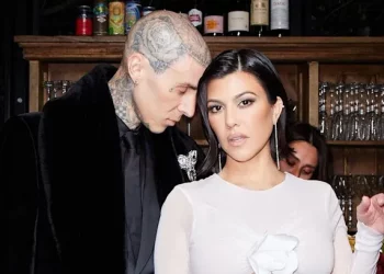 Kourtney Kardashian da a luz a su primer hijo