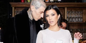 Kourtney Kardashian da a luz a su primer hijo