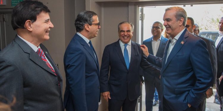 Presidente del Conep reconoce estabilidad económica del país